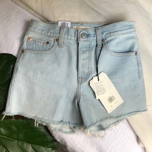 Levi’s wedgie shorts NWT